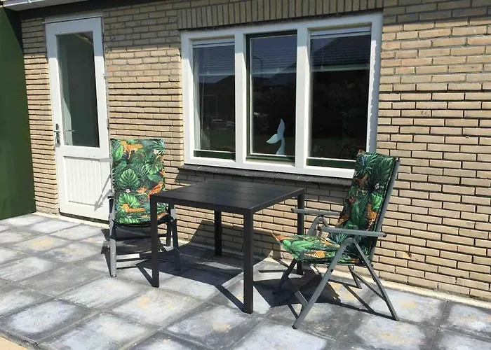 Op Bedrijf Met Melkkoeien De Cocksdorp (Texel)